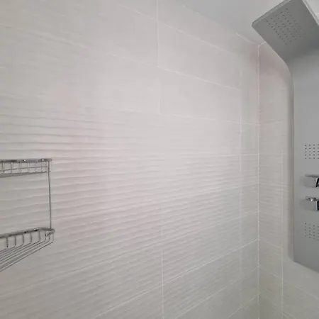 Moderno Apartamento Sevilla Zona Nervion. Wifi/Ac Exterior photo