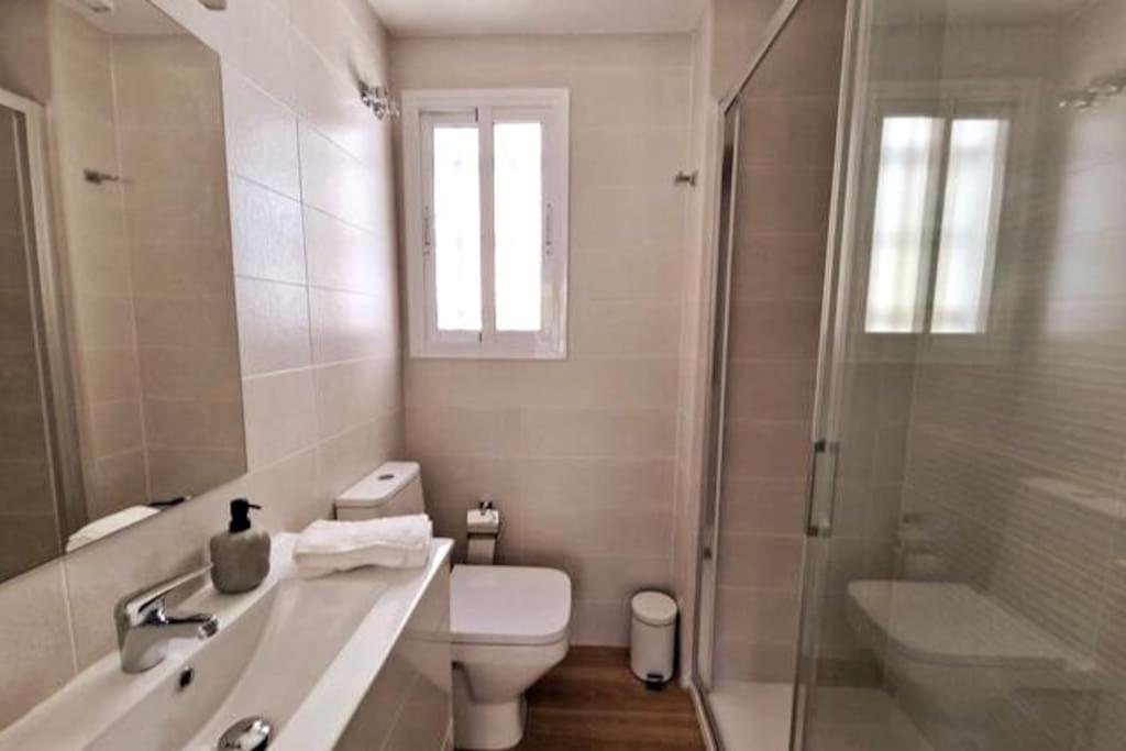 Apartamento Moderno Zona Nervion. Wifi/ac
